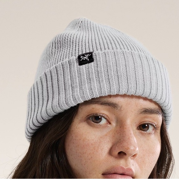 Arc'teryx Accessories - Arc'teryx Mallow Toque in solidute Gray Knit Beanie